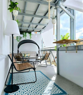 Urban Jungle Riesiger Balkon Parken Arbeitsplatz